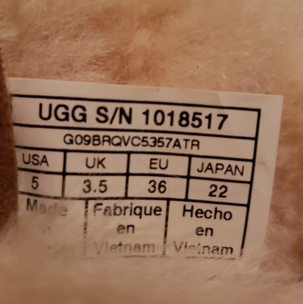 NEW UGG girls boots